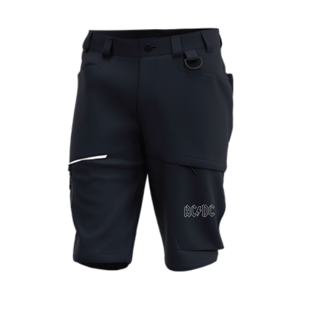 Flexibele AC/DC short met 4-way stretch, een elastische tailleband en praktische zakken